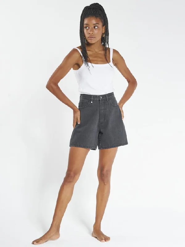 Elevate Your Wardrobe Koko Short - Black Rinse