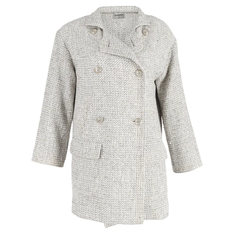 Fashion Essentials Chanel Double-Breasted with Pockets Jacket in Grey Tweed