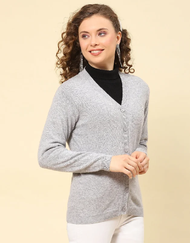 Flash Sale, Don't Miss Women Grey Solid V Neck Full Sleeve Cardigan